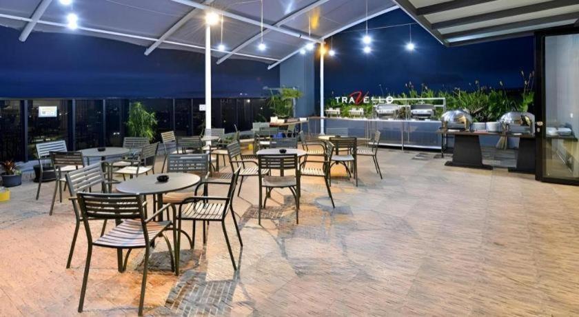 Travello Hotel Bandung Exterior foto