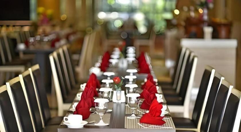 Travello Hotel Bandung Exterior foto